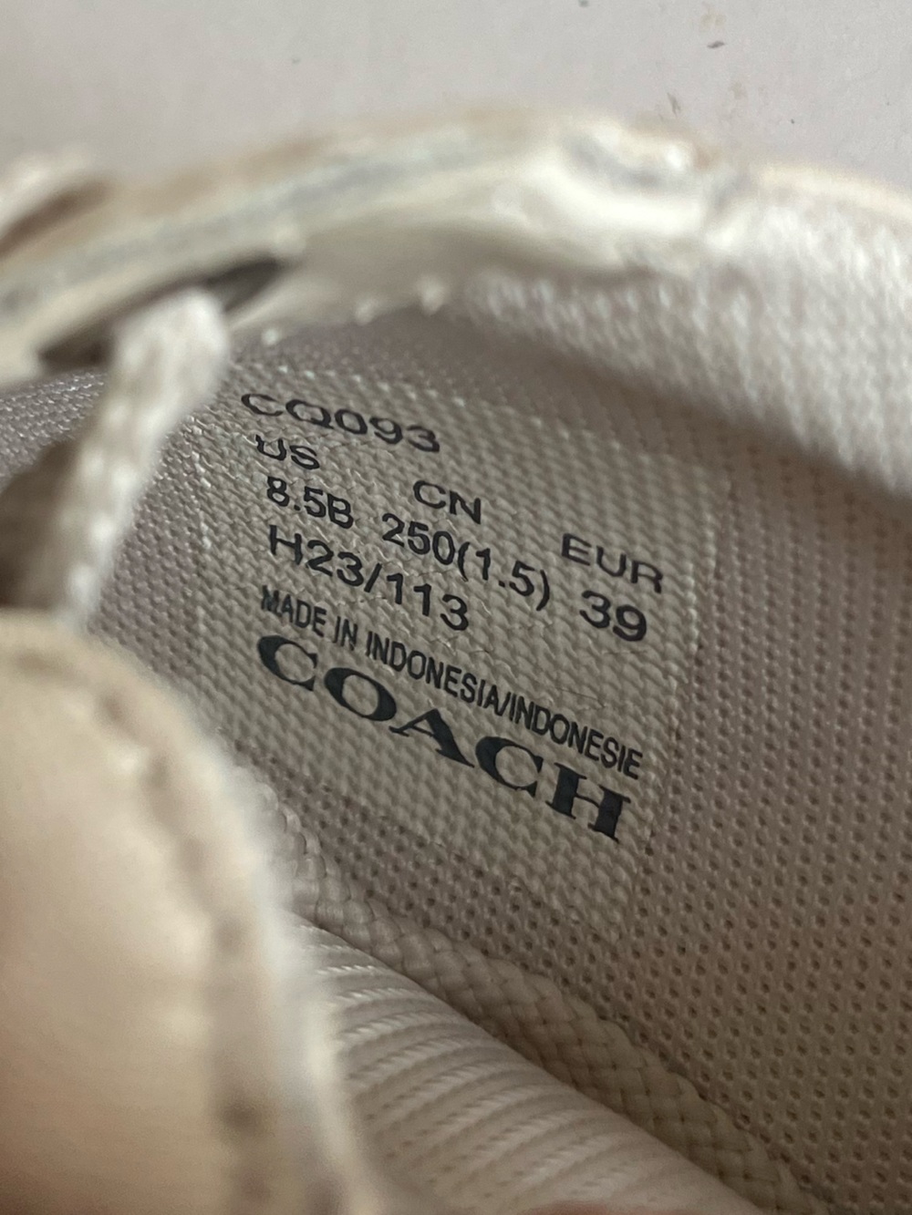 Coach Women's Lowline Heart Print Leather Sneakers Size 8.5B - Picture 8 of 10